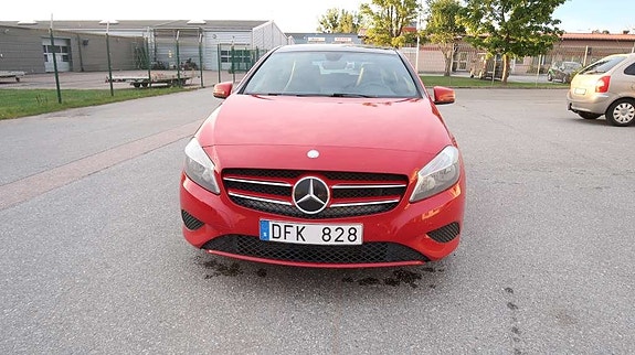 Mercedes-Benz A180 2 of 11