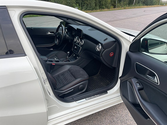 Mercedes-Benz A180 8 of 10
