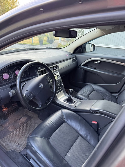 Volvo V70 5 of 8