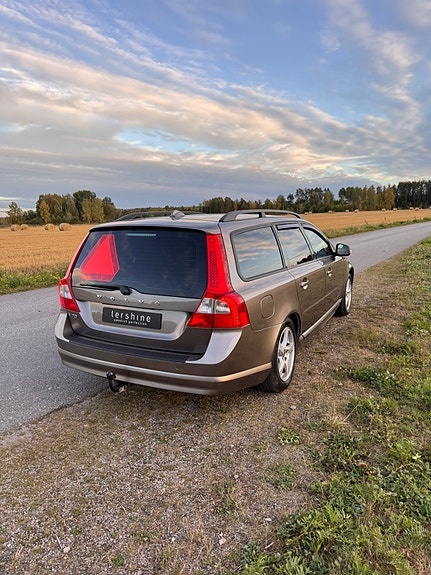 Volvo V70 4 of 8