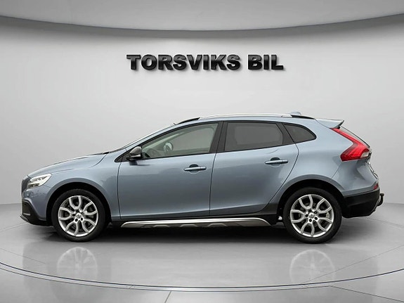 Volvo V40 Cross Country 3 of 23