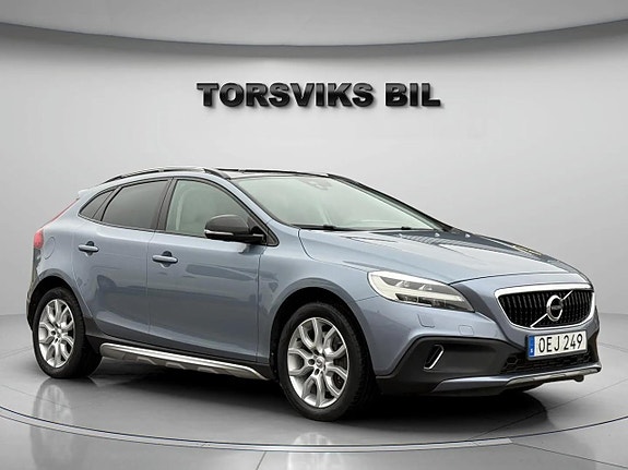 Volvo V40 Cross Country 8 of 23