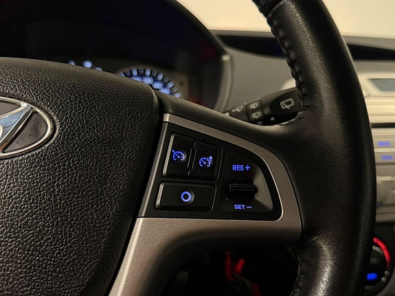 Hyundai i20 10 of 17