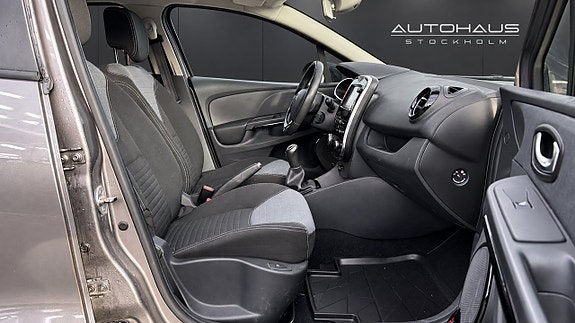 Renault Clio 13 of 21