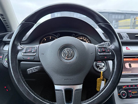 Volkswagen Passat 7 of 9