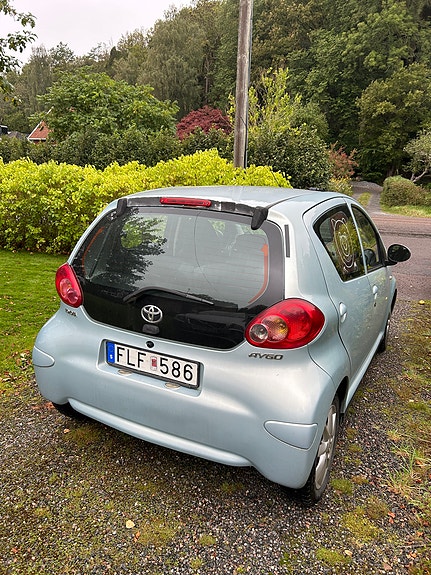 Toyota Aygo 7 of 9