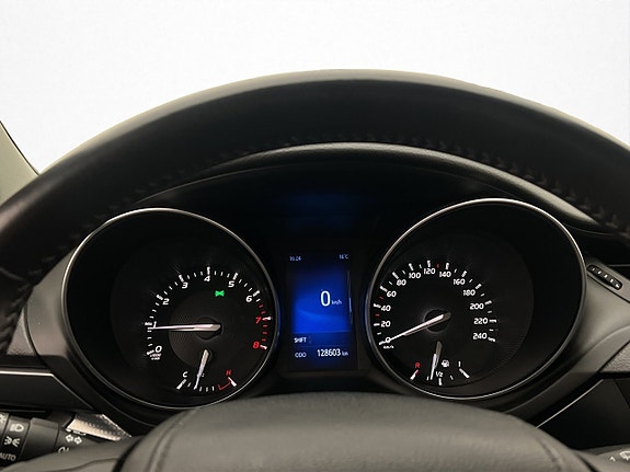 Toyota Avensis 20 of 26