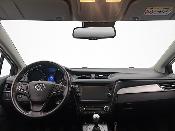 Toyota Avensis 16 of 26