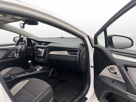 Toyota Avensis 12 of 26