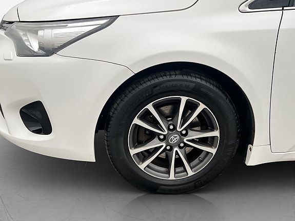 Toyota Avensis 10 of 26