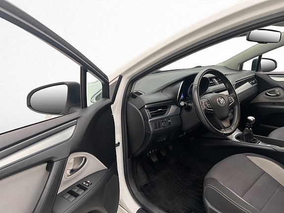 Toyota Avensis 18 of 26