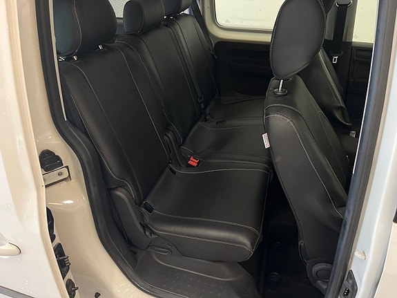 Volkswagen Caddy Maxi 9 of 12