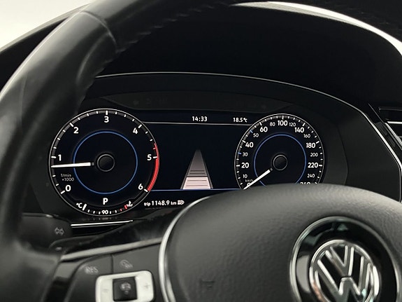 Volkswagen Passat 8 of 24