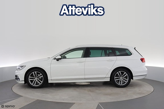 Volkswagen Passat 23 of 24