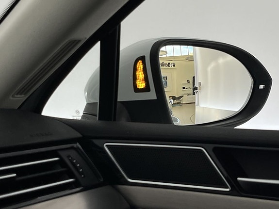 Volkswagen Passat 14 of 24