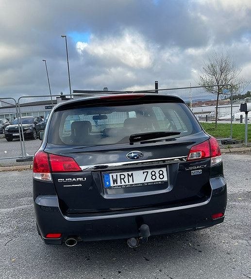 Subaru Legacy 3 of 7