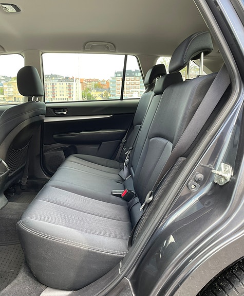 Subaru Legacy 7 of 7