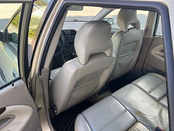 Volvo V40 6 of 10