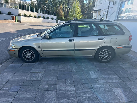 Volvo V40 4 of 10