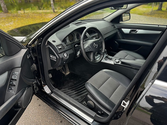 Mercedes-Benz C200 7 of 7