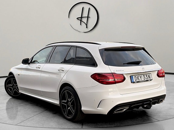 Mercedes-Benz C300 e 8 of 30
