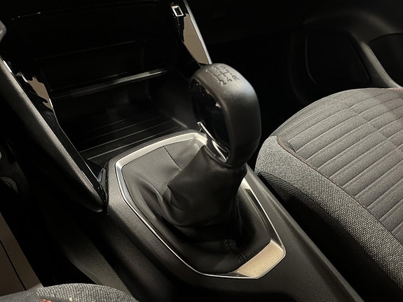 Peugeot 208 13 of 17