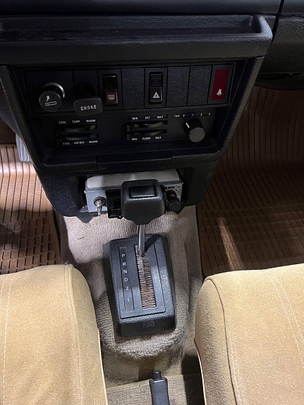 Volvo 244 24 of 27