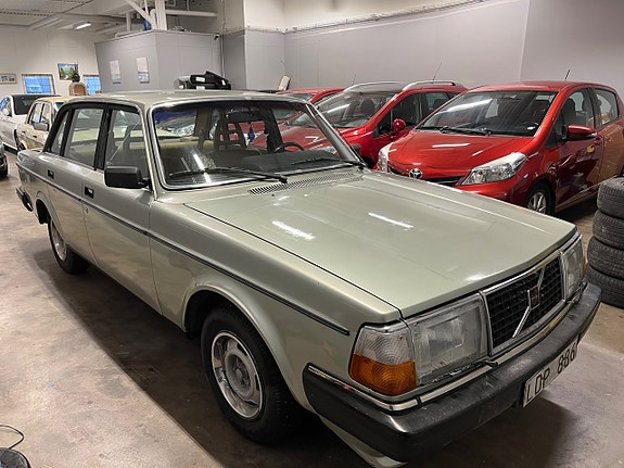 Volvo 244 7 of 27