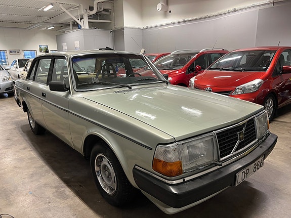 Volvo 244 11 of 27