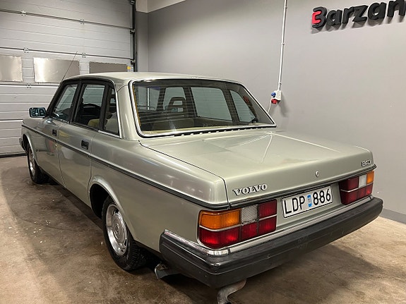 Volvo 244 8 of 27