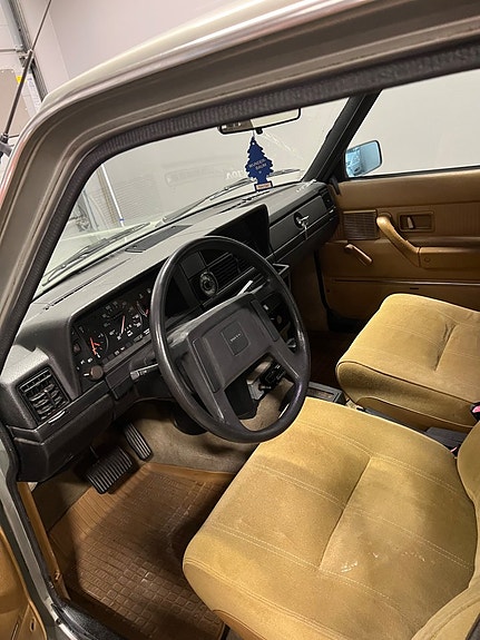 Volvo 244 20 of 27