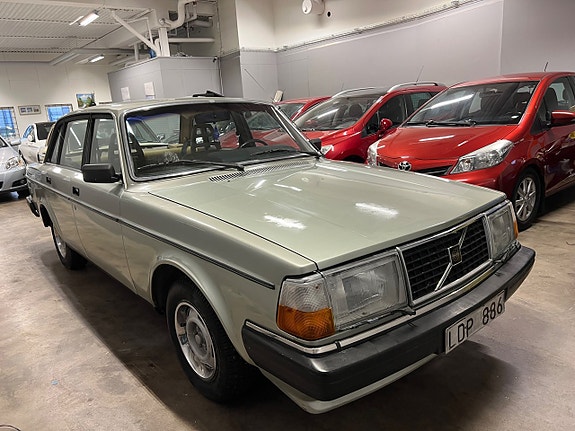 Volvo 244 13 of 27