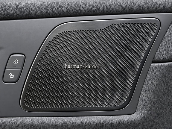 Volvo XC60 17 of 17