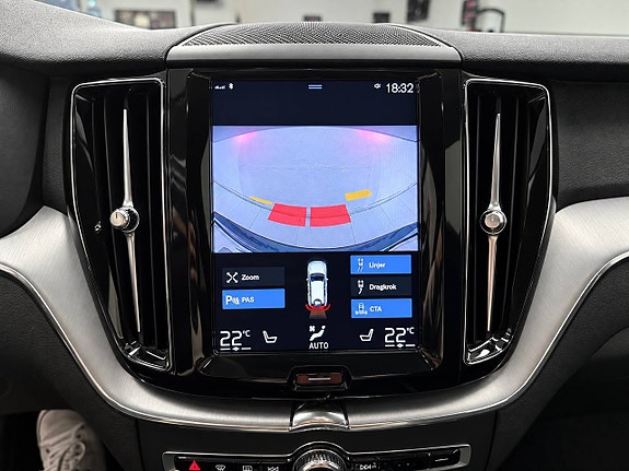 Volvo XC60 16 of 17