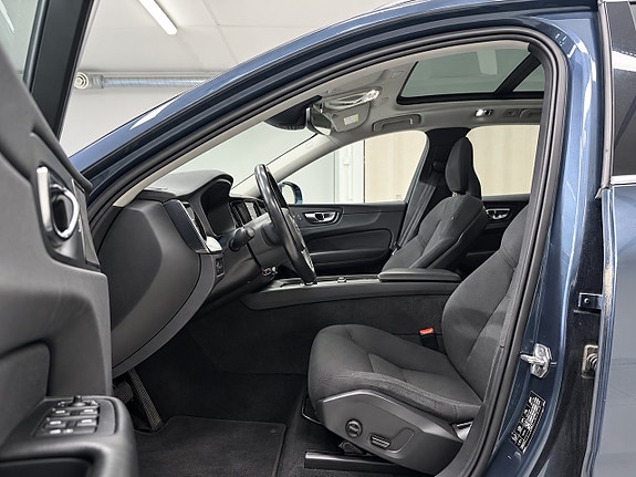Volvo XC60 10 of 17