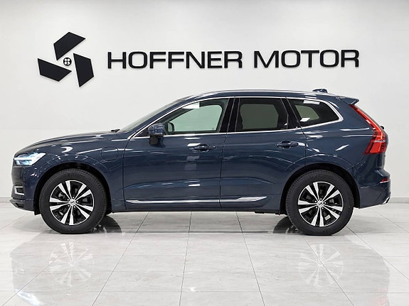 Volvo XC60 2 of 17