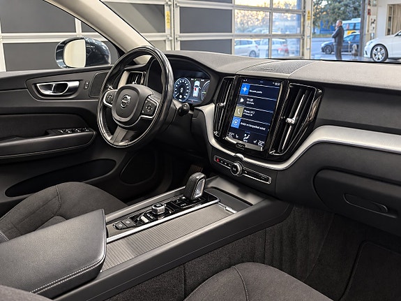Volvo XC60 14 of 17