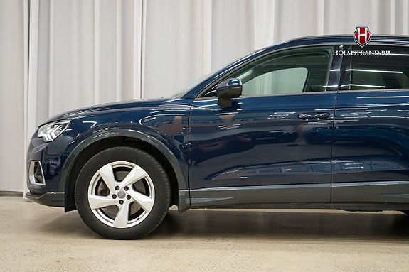 Audi Q3 6 of 25