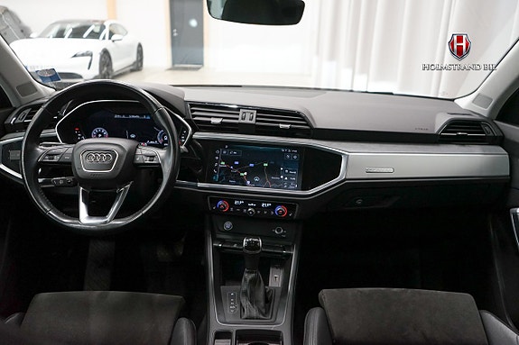 Audi Q3 12 of 25