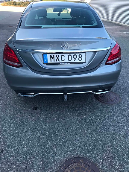 Mercedes-Benz C180 3 of 5