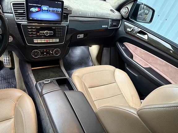 Mercedes-Benz ML350 15 of 16