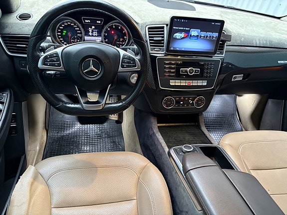 Mercedes-Benz ML350 13 of 16