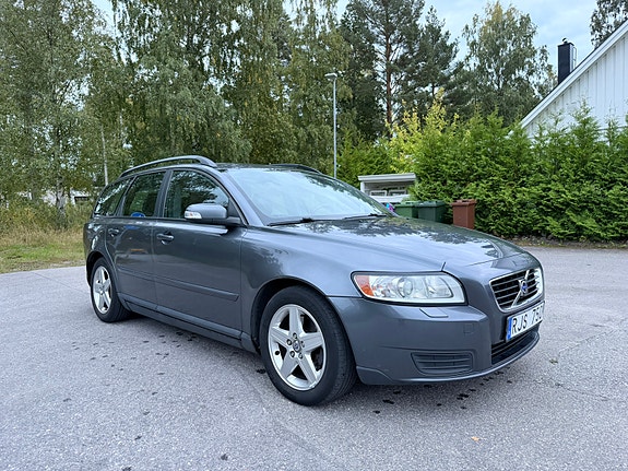 Volvo V50 3 of 12