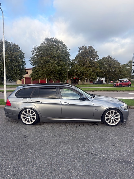 BMW 318d 3 of 12