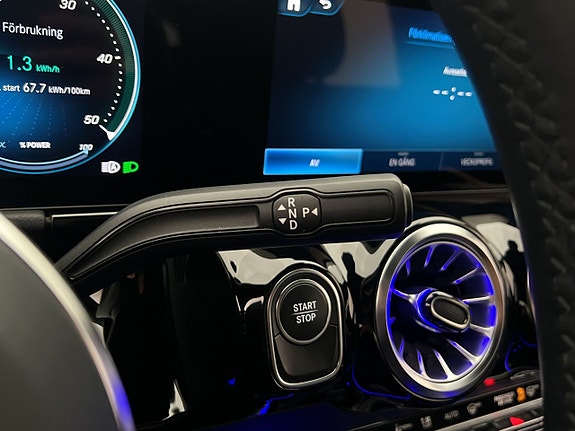 Mercedes-Benz EQA300 17 of 30