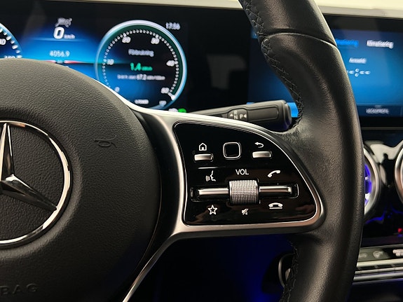 Mercedes-Benz EQA300 16 of 30