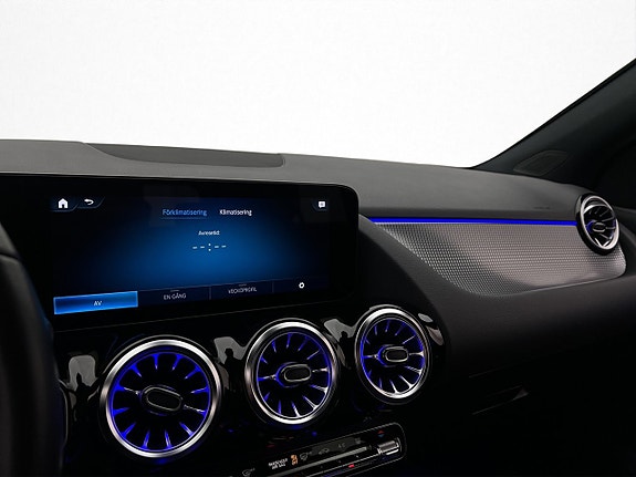 Mercedes-Benz EQA300 25 of 30