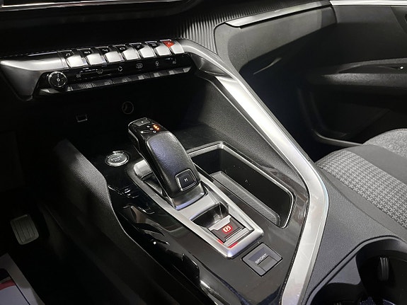 Peugeot 3008 13 of 19