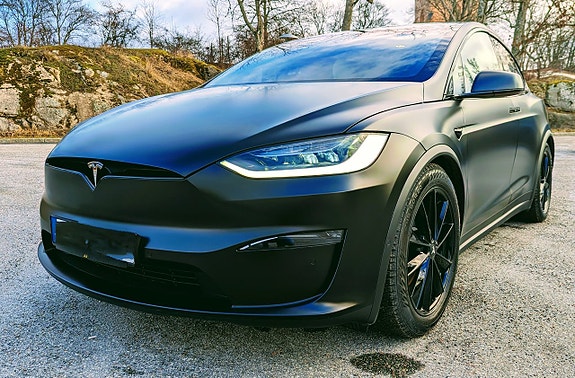 Tesla Model X 23 of 30