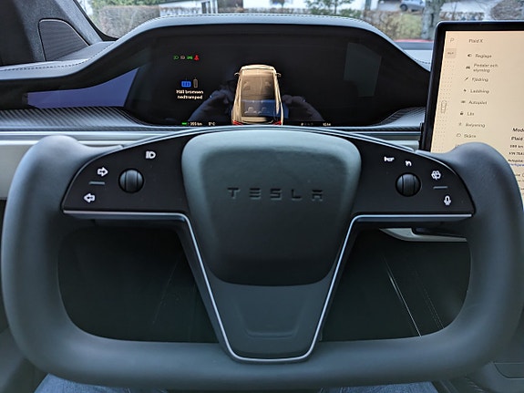 Tesla Model X 12 of 30